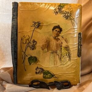 1800s Victorian Photo Album‎